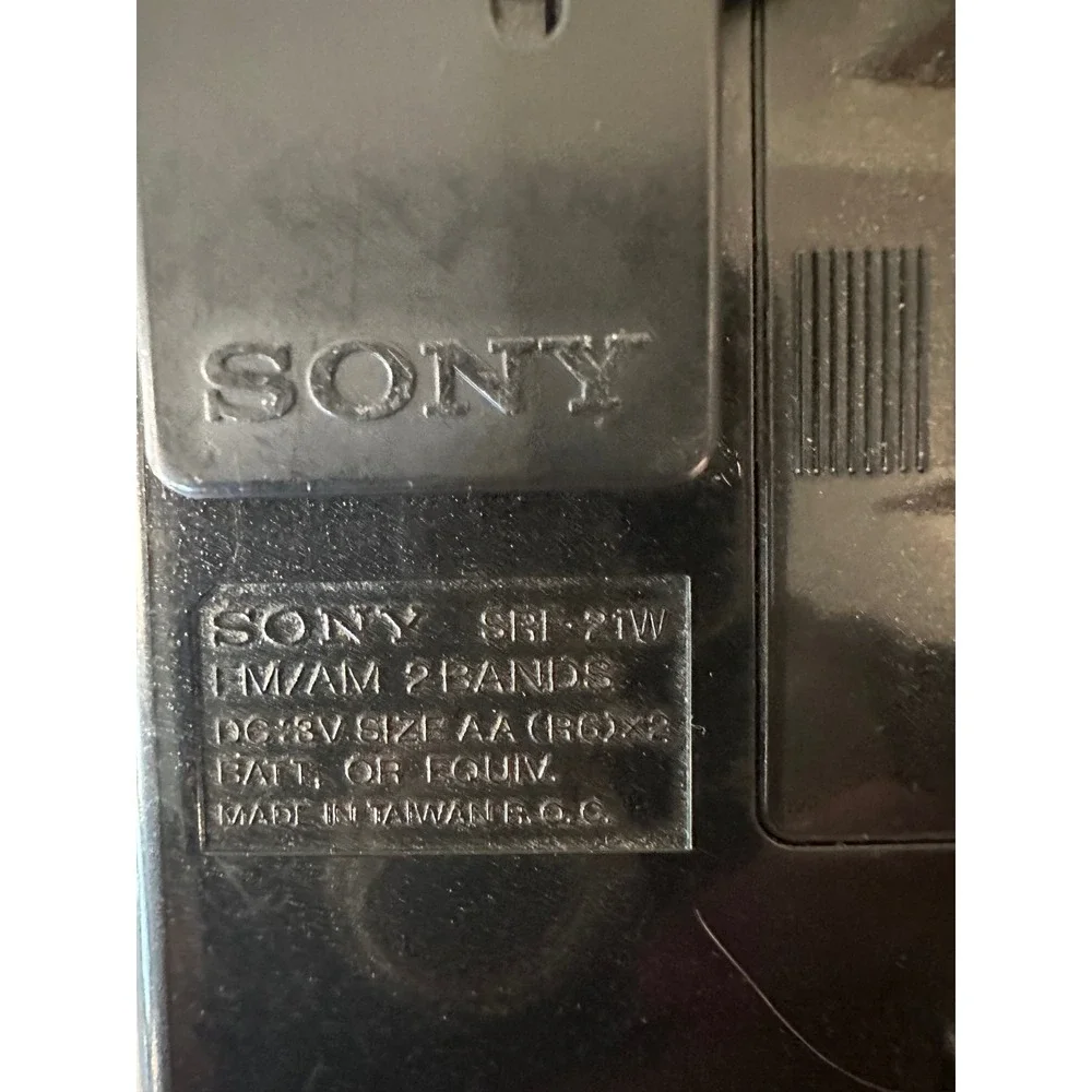 Sony SRF-21W FM AM Walkman Portable Radio Black with Sony MDR-A101 Headphones